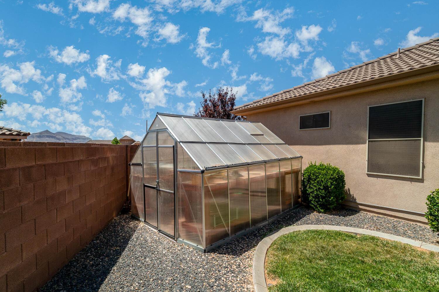 HURRICANE GARDEN HOMES - Residential