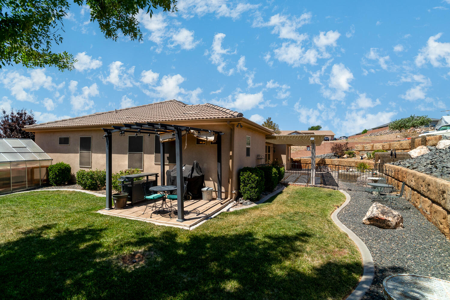 HURRICANE GARDEN HOMES - Residential