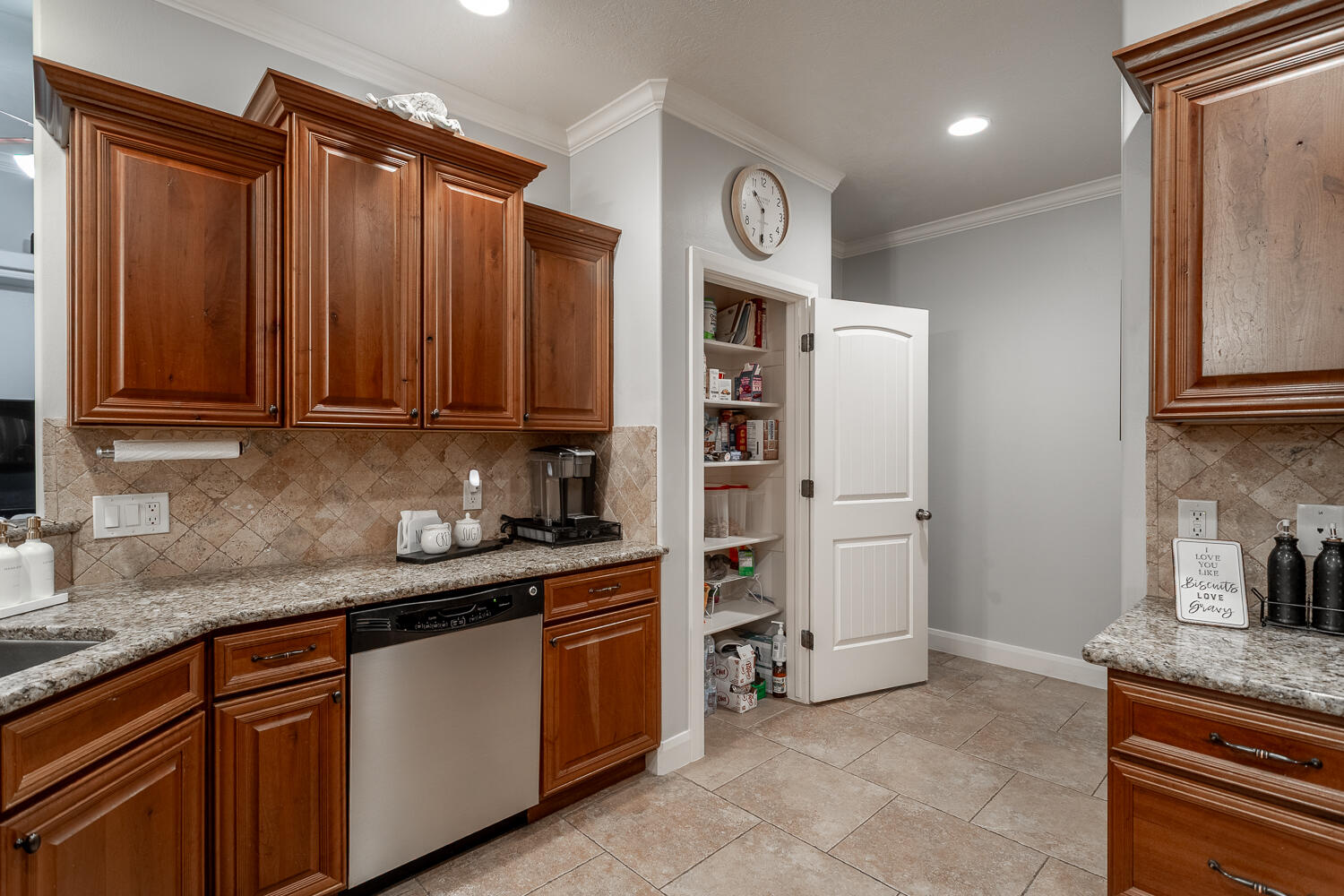 HURRICANE GARDEN HOMES - Residential