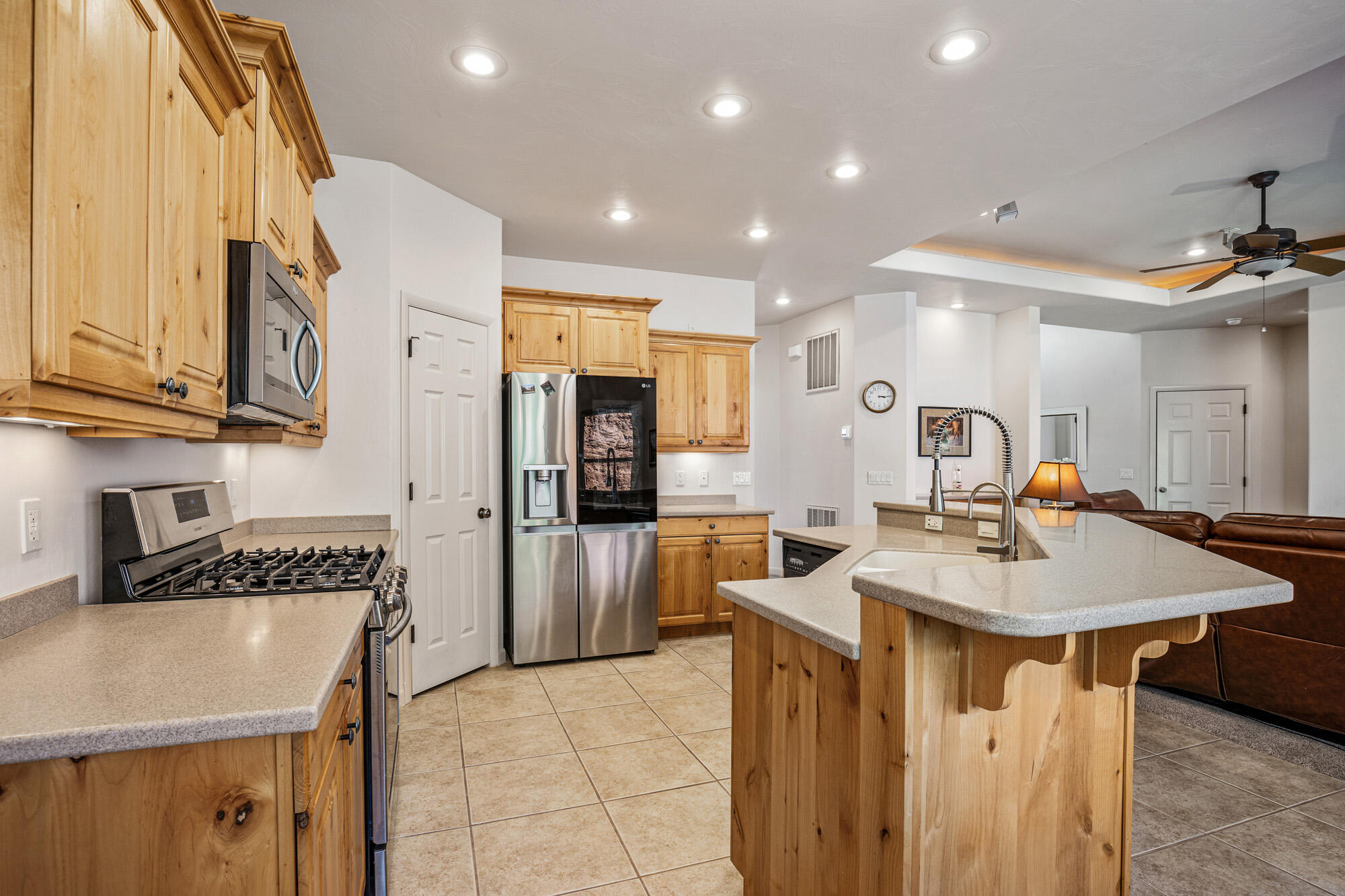 RIVER CREST TOWNHOMES - Residential