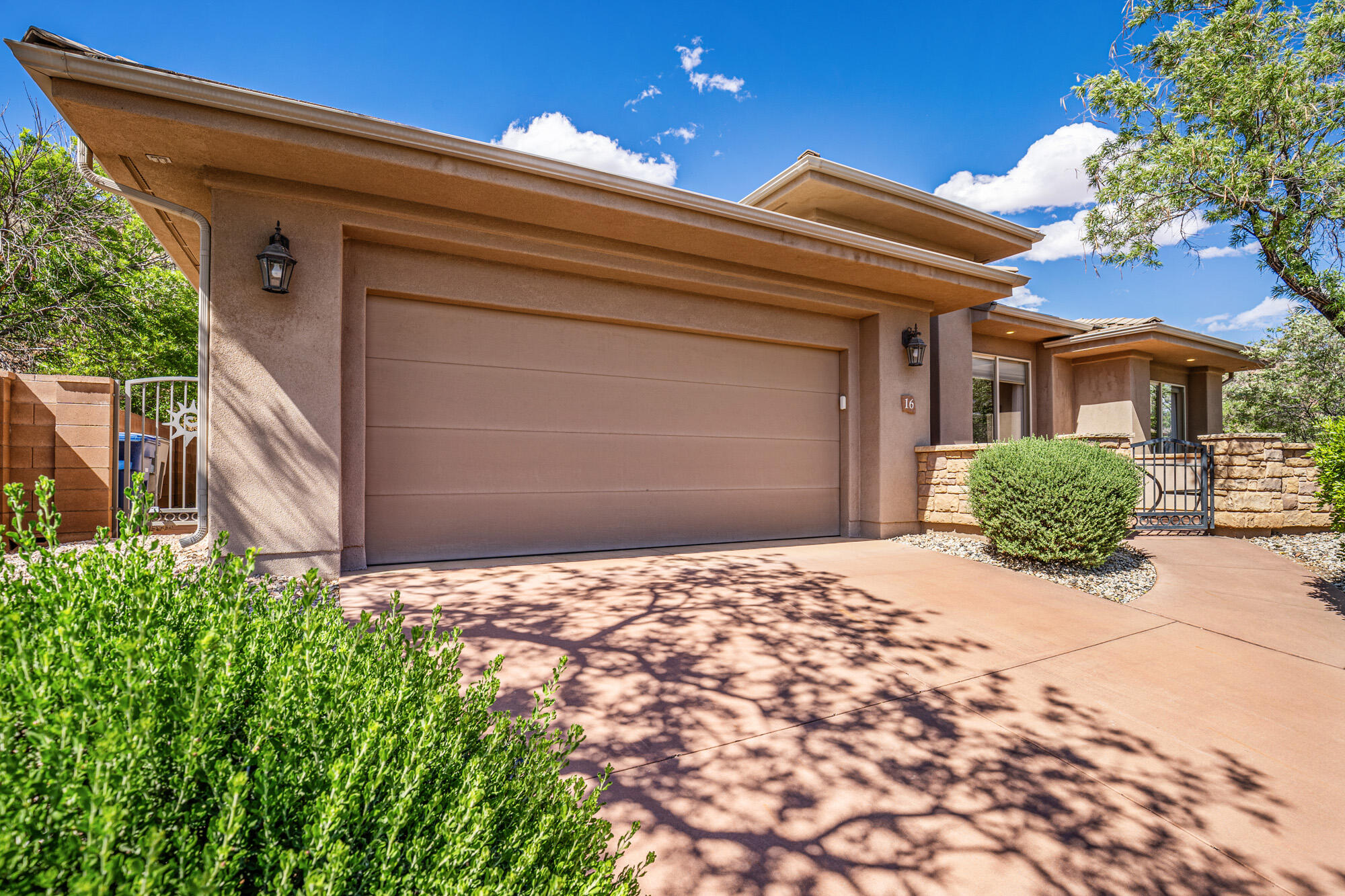 RIVER CREST TOWNHOMES - Residential