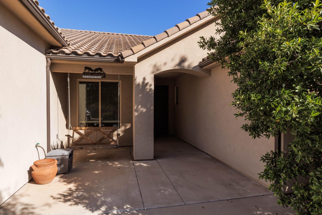 Photo of 1364 N 1175 W, Saint George, UT 84770 (MLS # 26-276996)