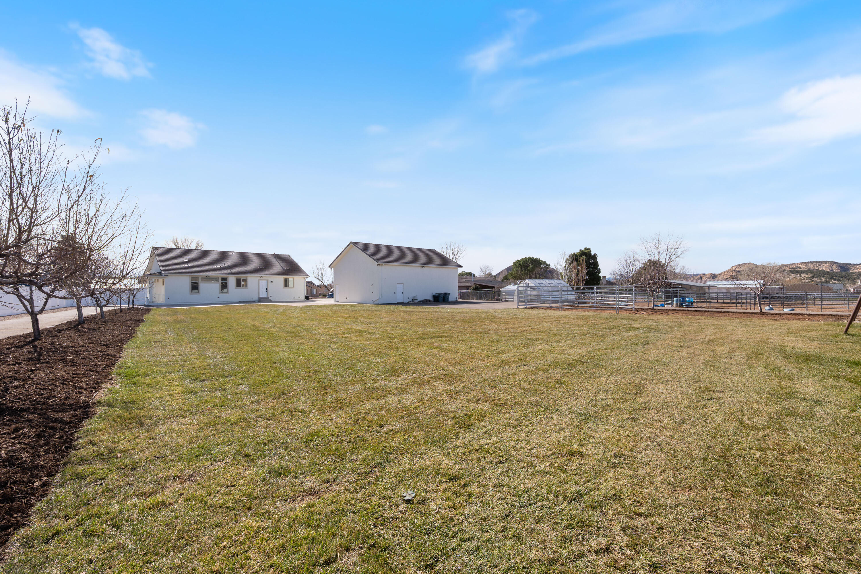 DIAMOND VALLEY ACRES - Residential