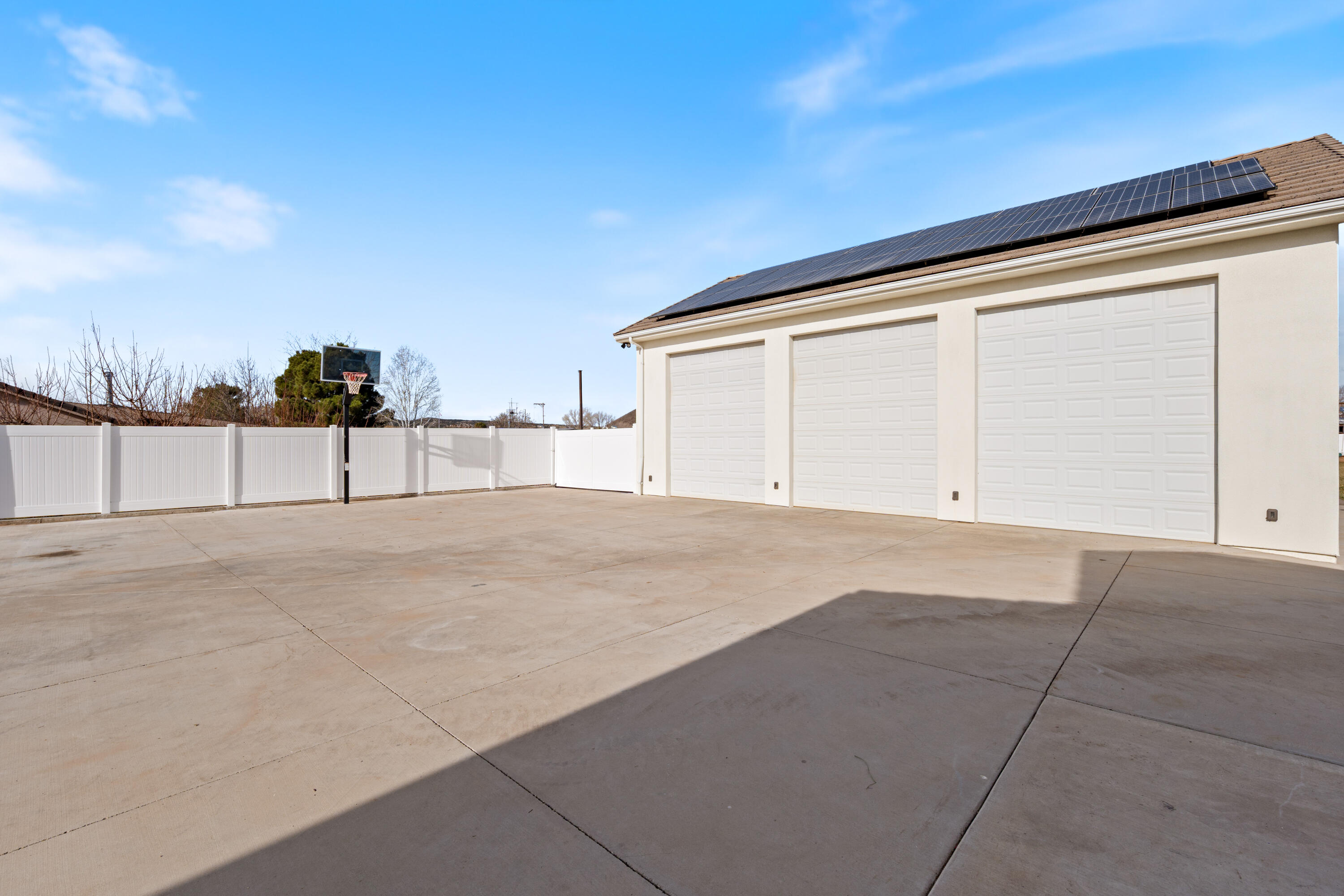DIAMOND VALLEY ACRES - Residential