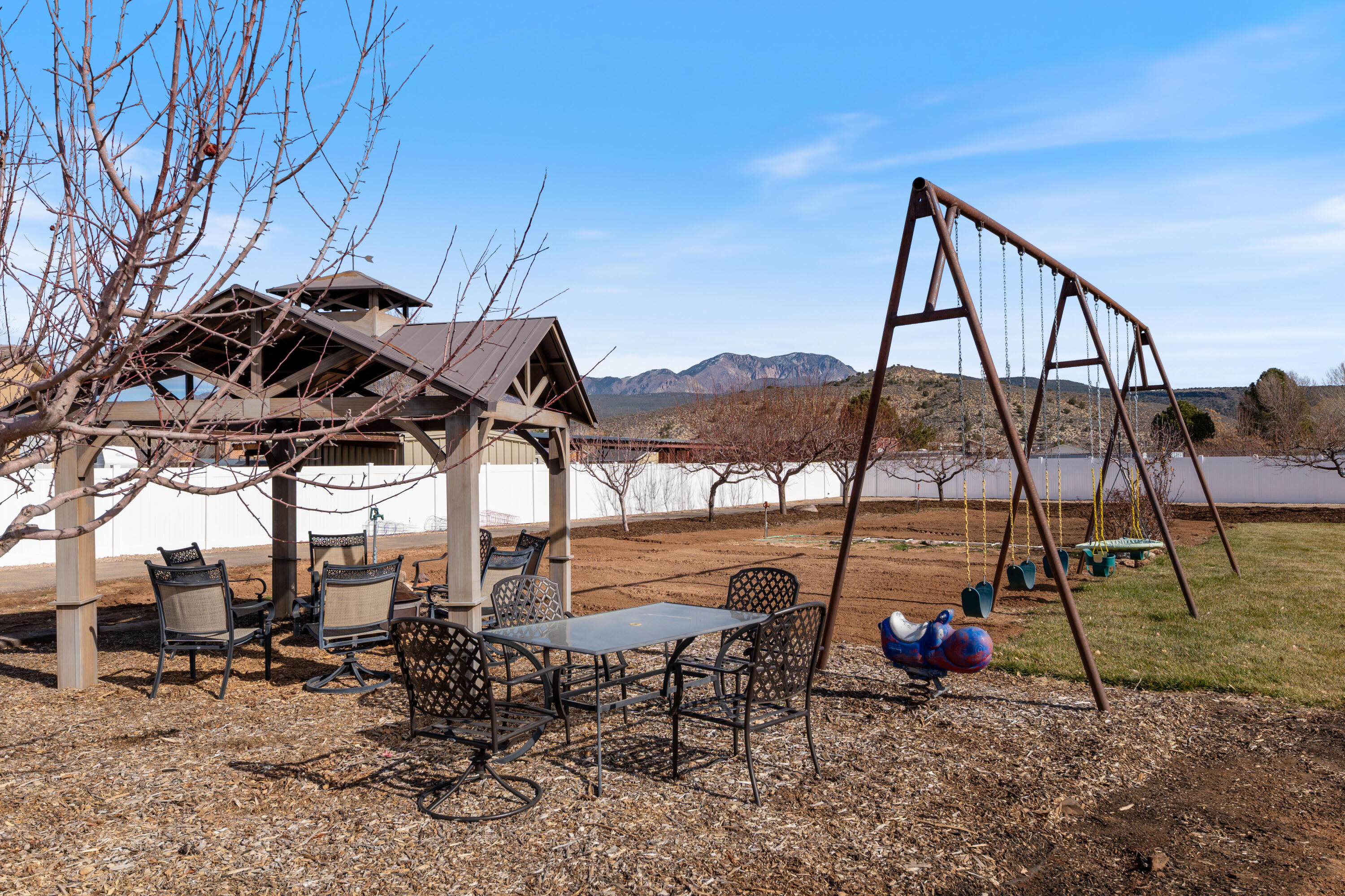 DIAMOND VALLEY ACRES - Residential