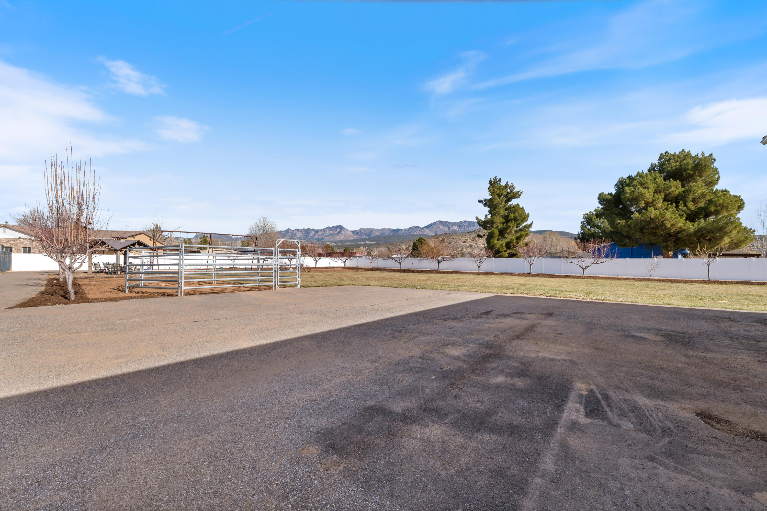 DIAMOND VALLEY ACRES - Residential