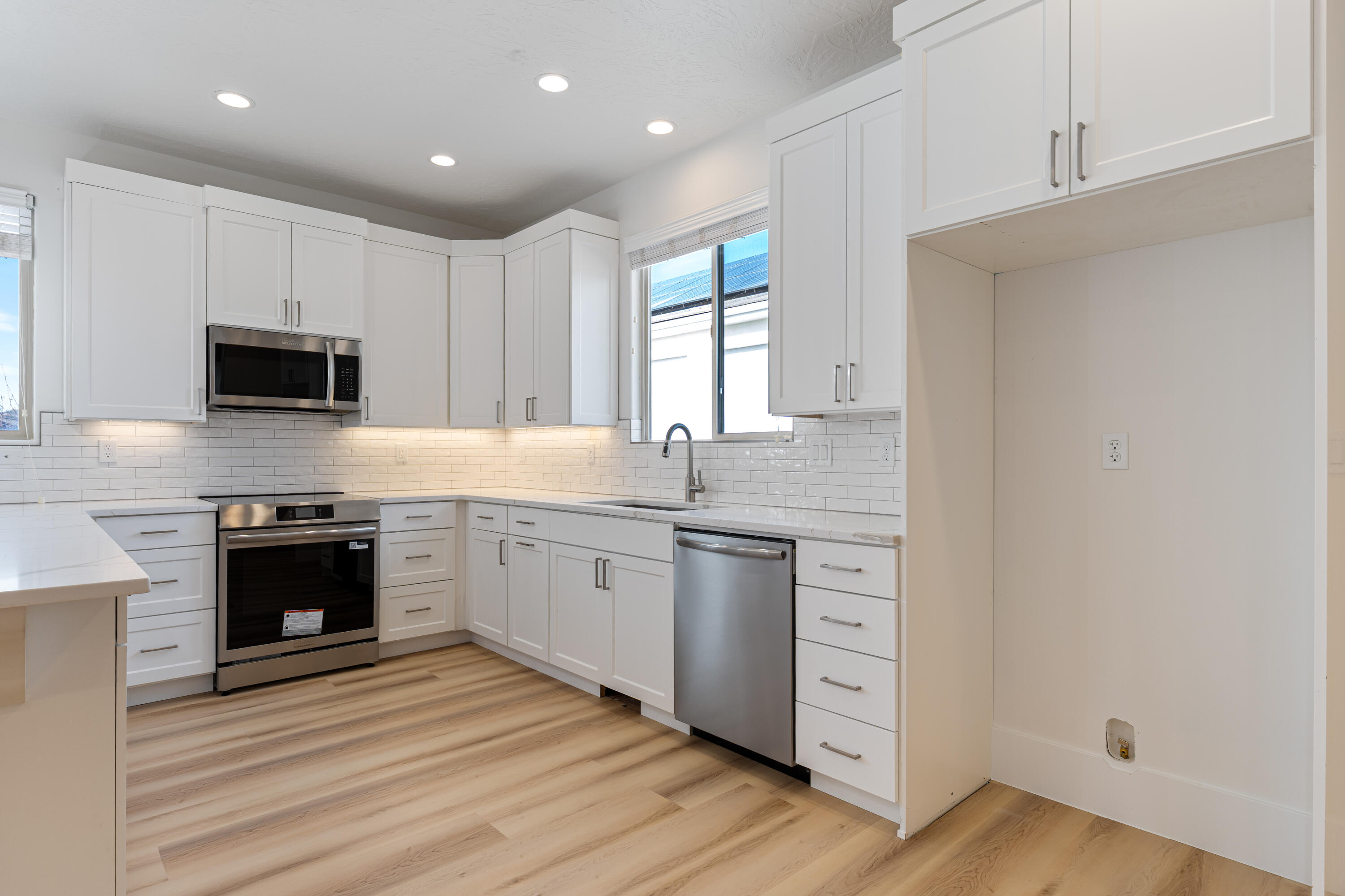 DIAMOND VALLEY ACRES - Residential