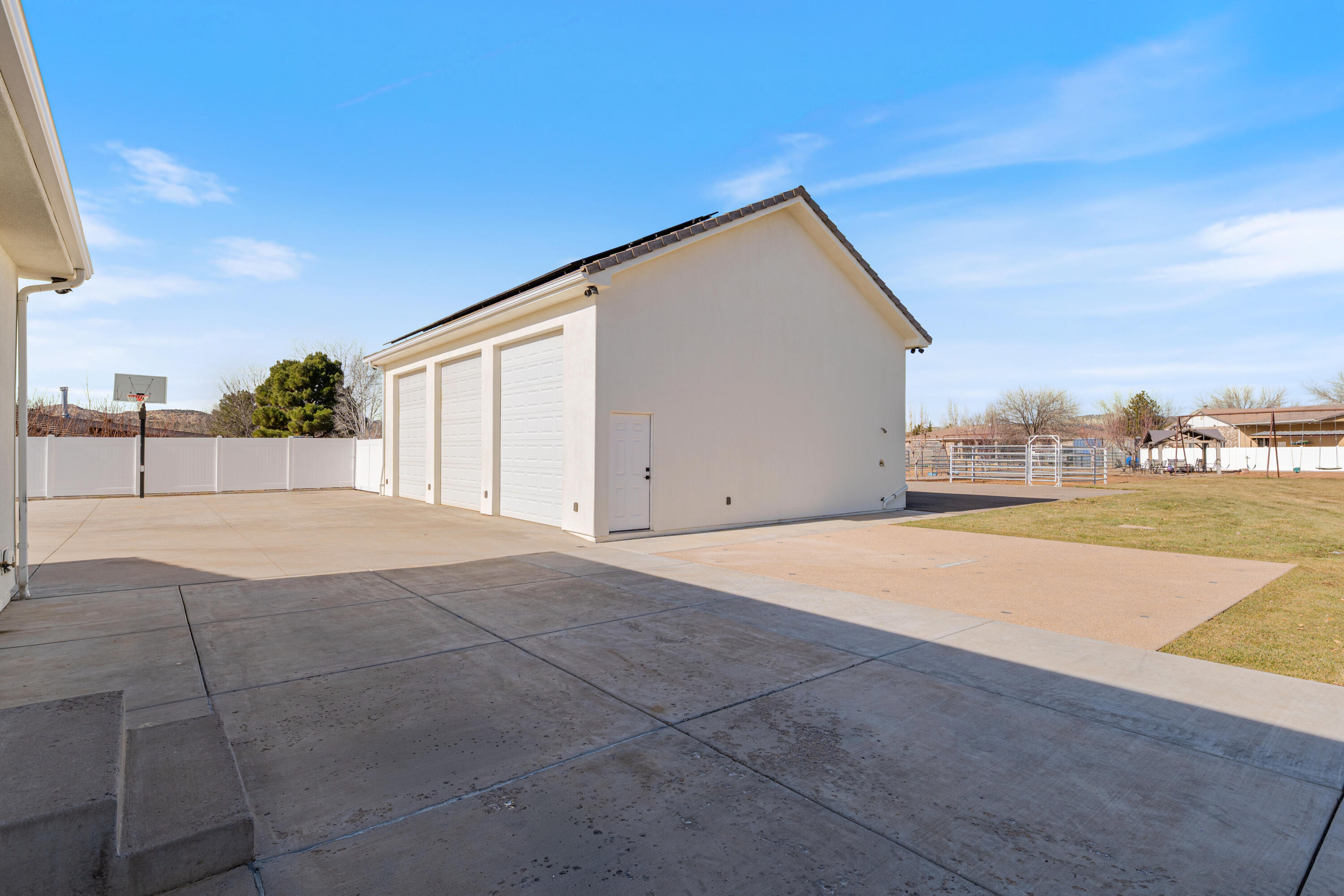 DIAMOND VALLEY ACRES - Residential