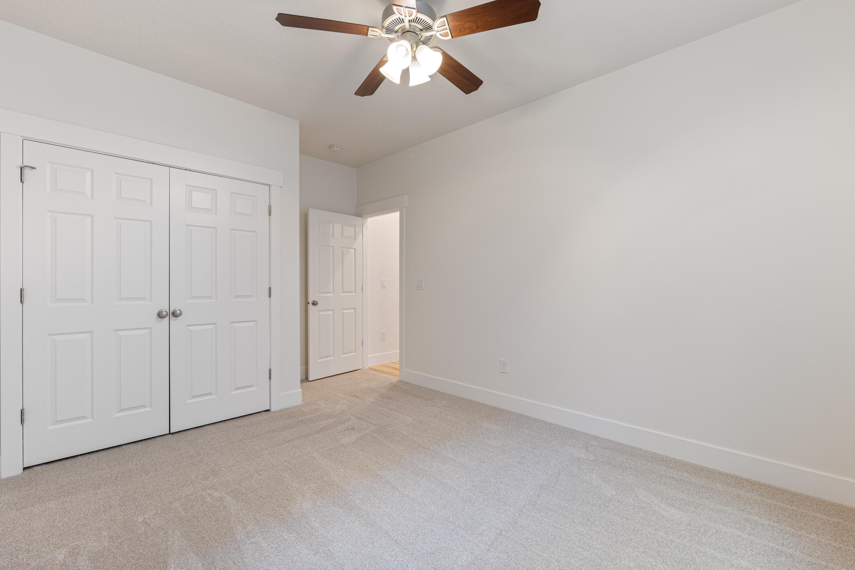 DIAMOND VALLEY ACRES - Residential