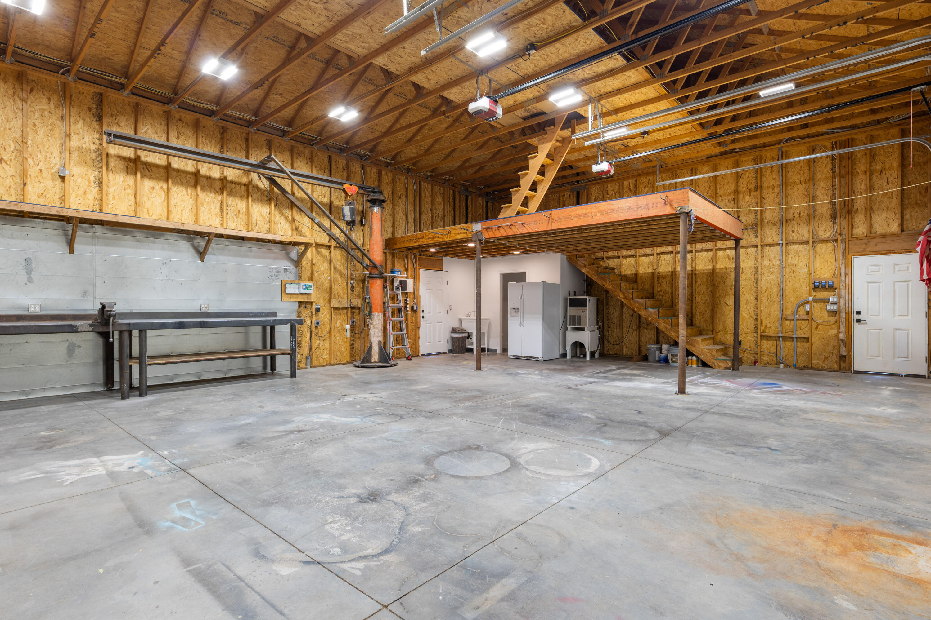 DIAMOND VALLEY ACRES - Residential