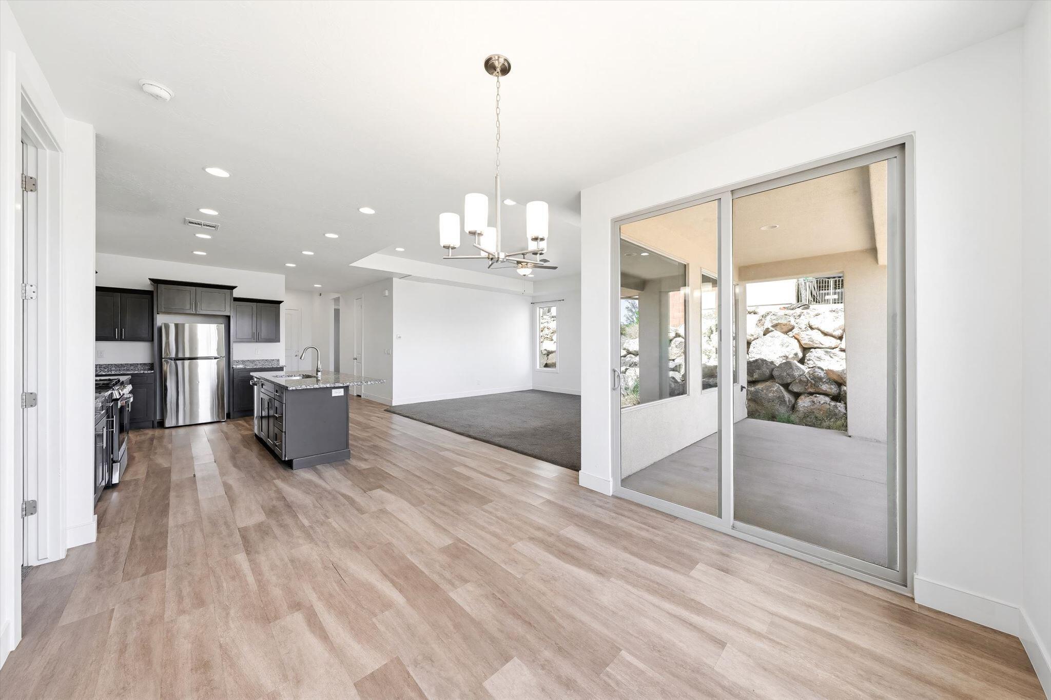 PAINTED SANDS - Residential
