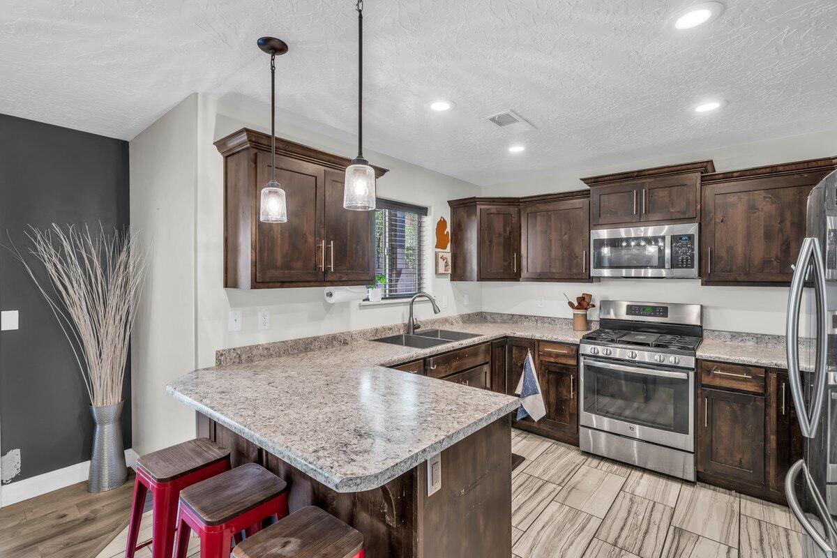 CHATEAUS AT RIVERWOOD ESTATES - Residential