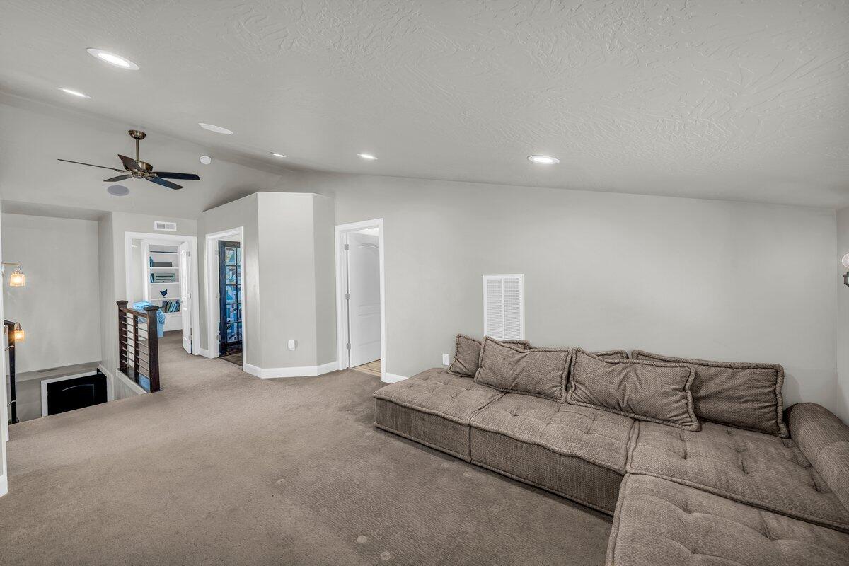 CHATEAUS AT RIVERWOOD ESTATES - Residential