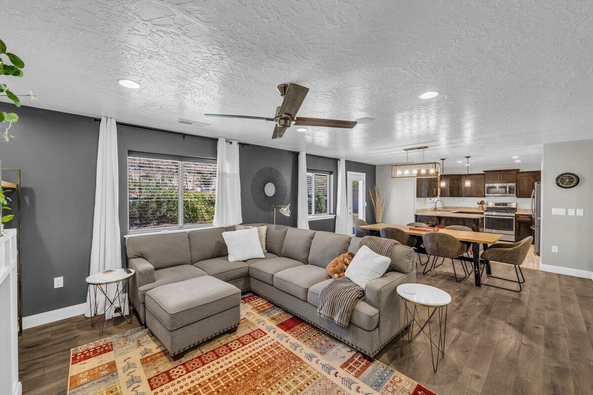 CHATEAUS AT RIVERWOOD ESTATES - Residential