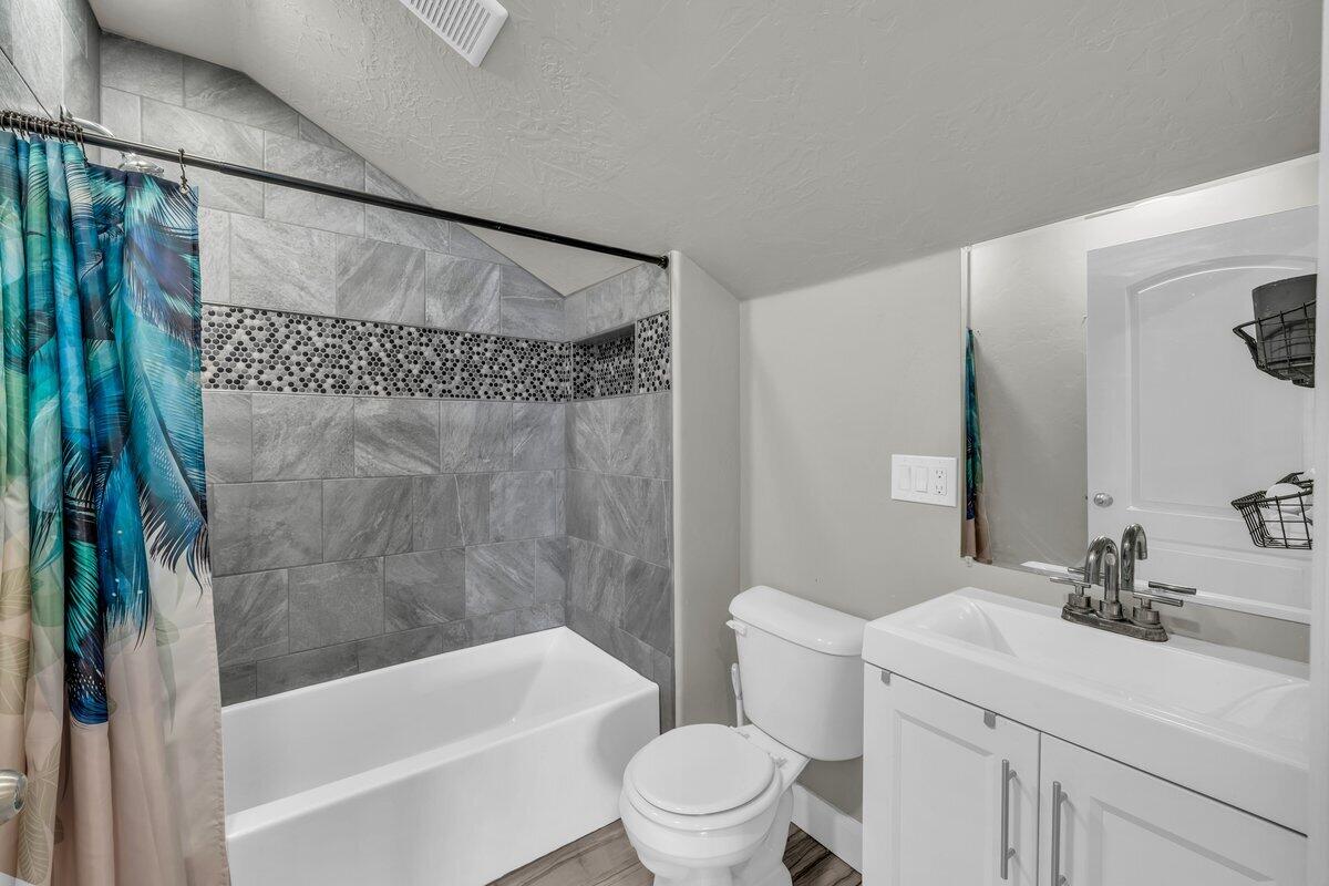 CHATEAUS AT RIVERWOOD ESTATES - Residential