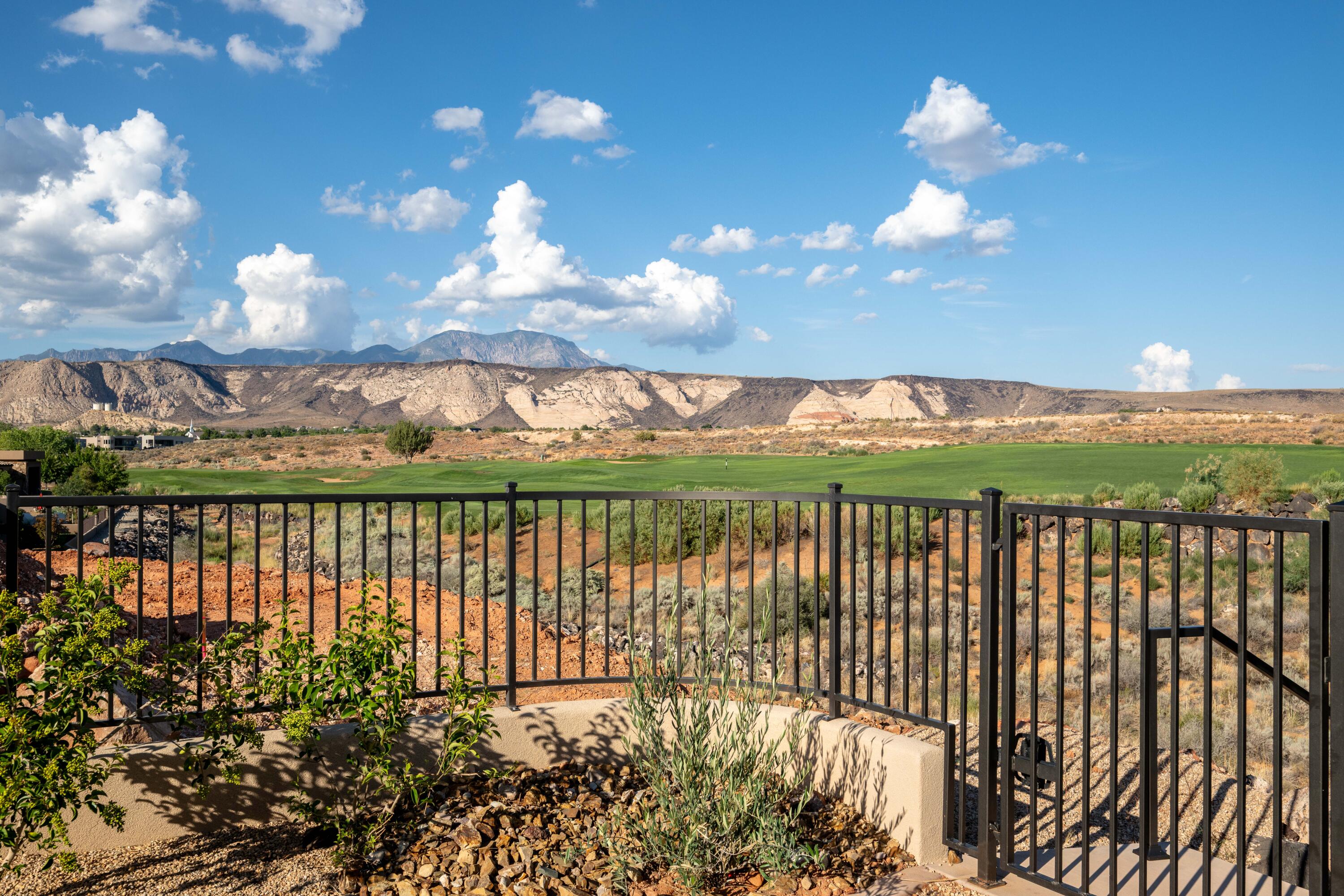 LEDGES OF ST GEORGE - Residential