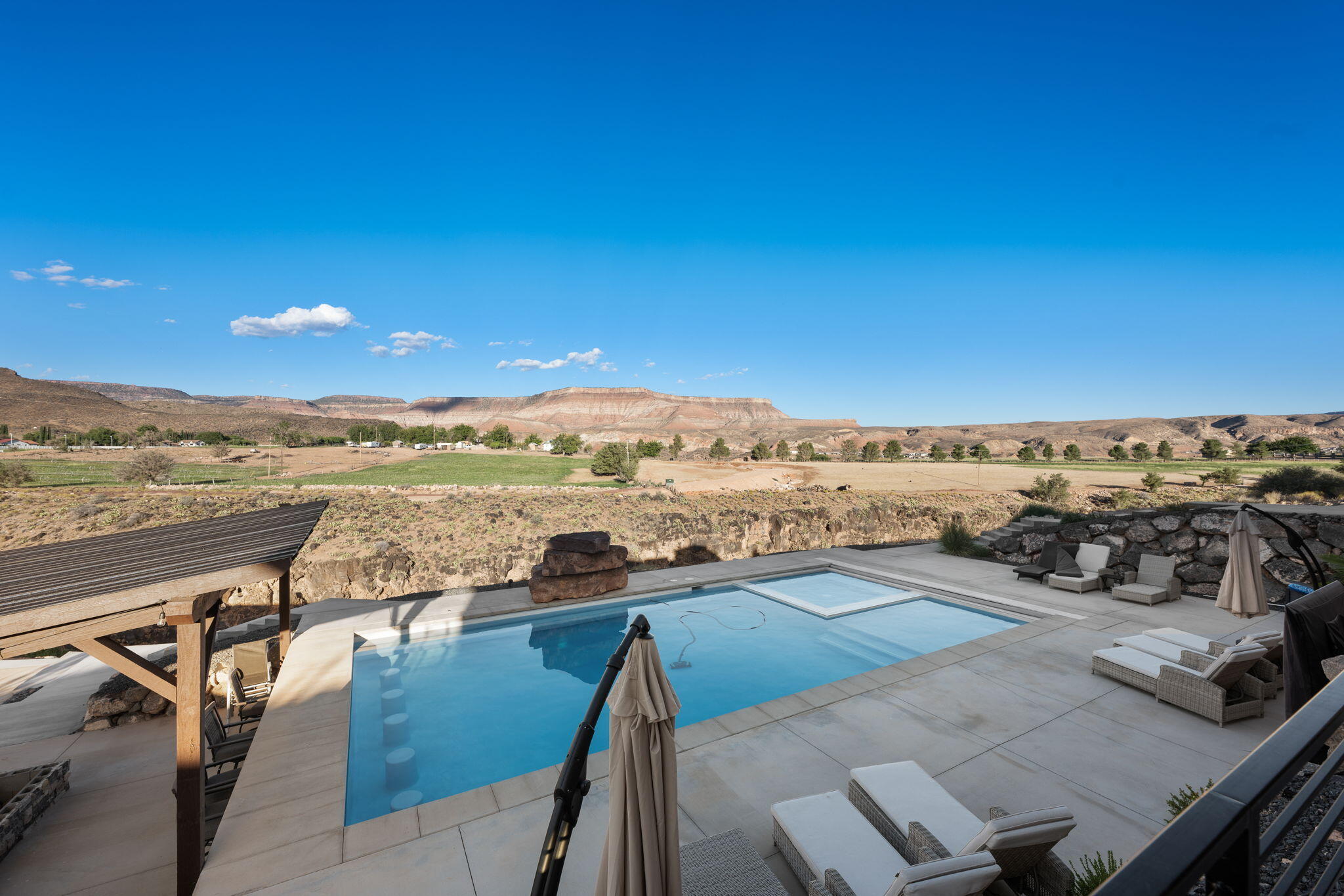 ALMOND HEIGHTS PARK - Residential