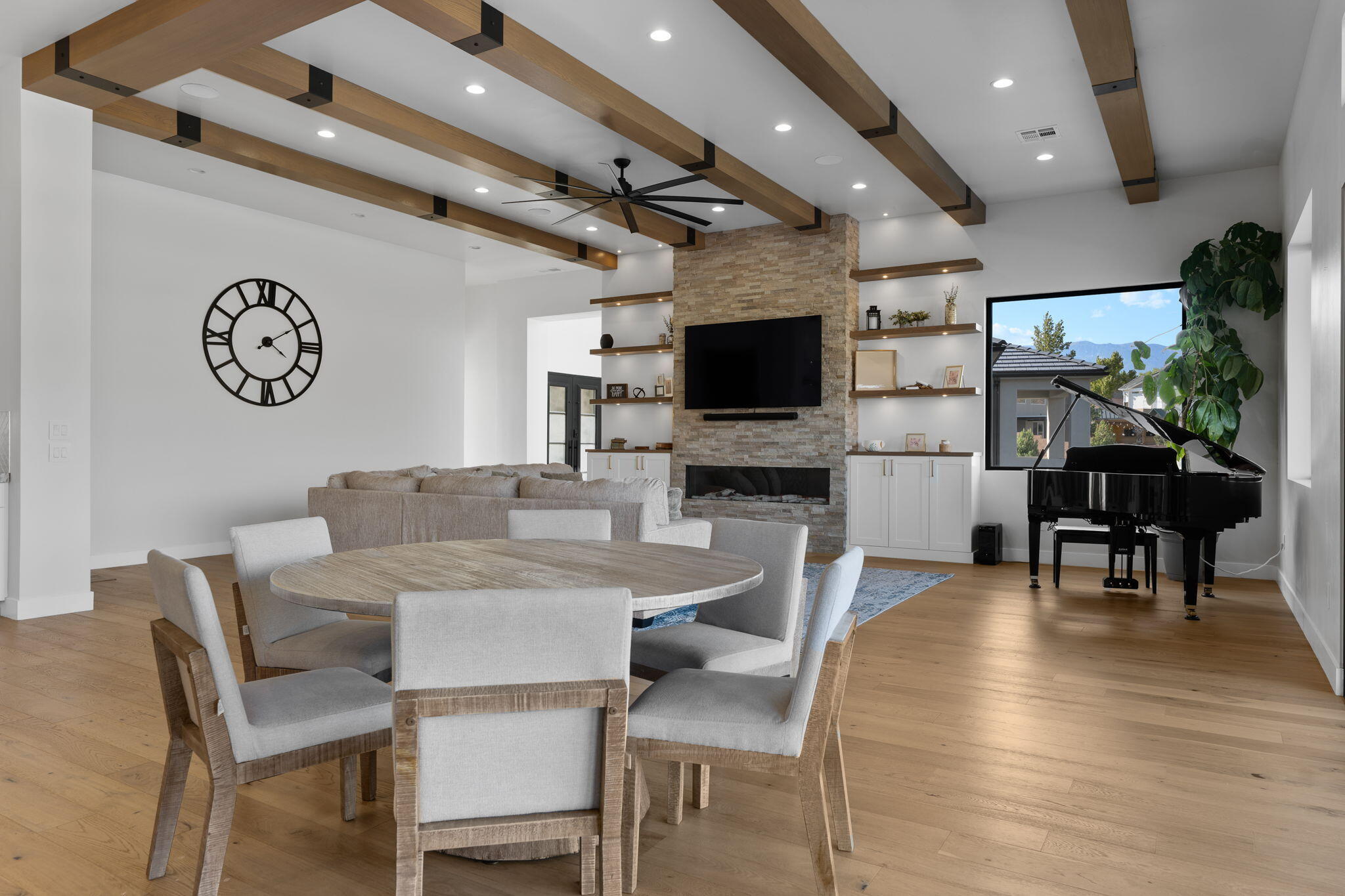 ALMOND HEIGHTS PARK - Residential