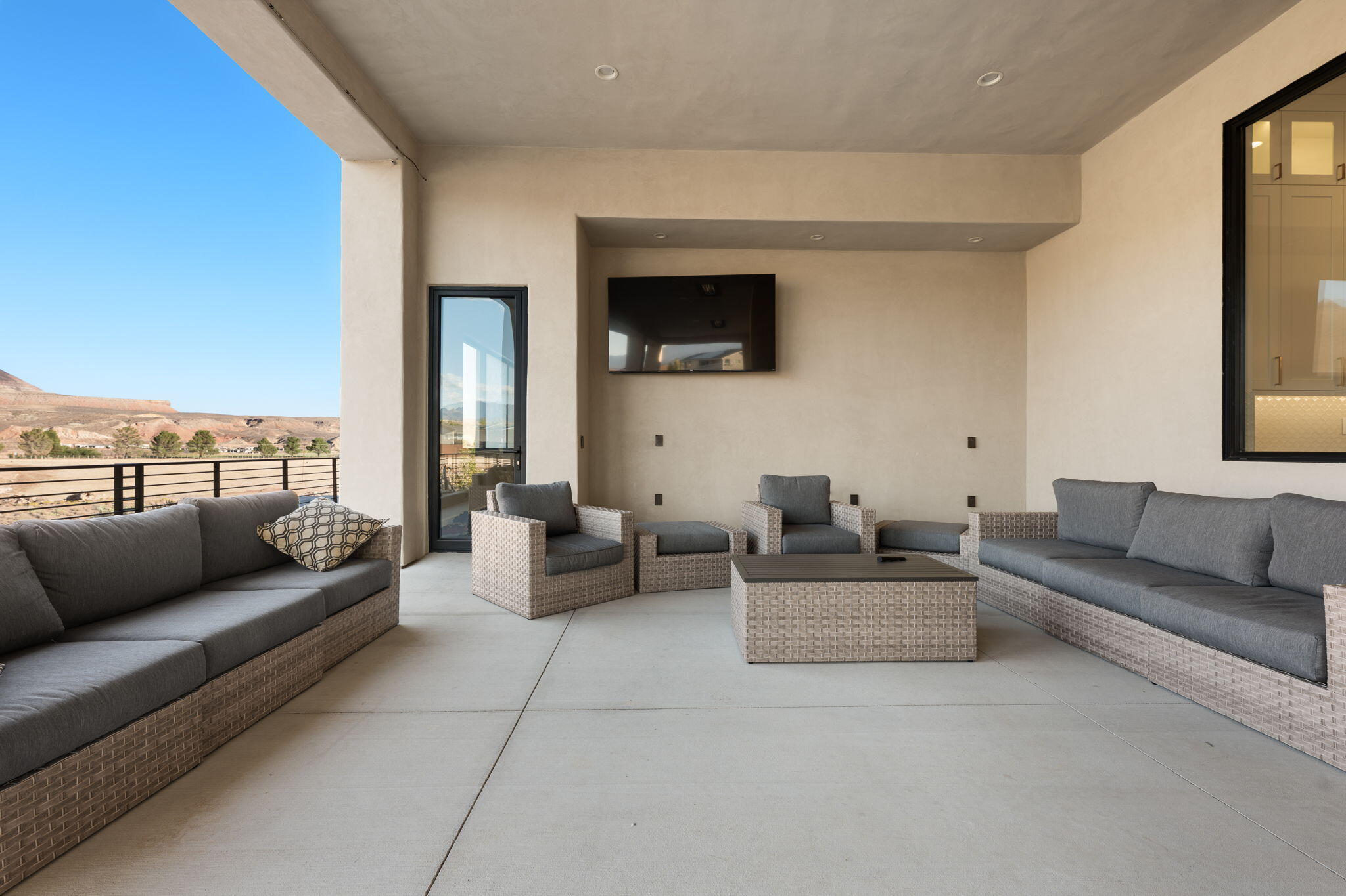 ALMOND HEIGHTS PARK - Residential