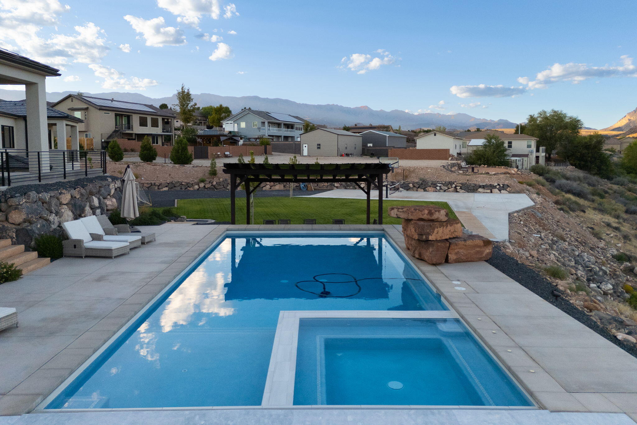 ALMOND HEIGHTS PARK - Residential