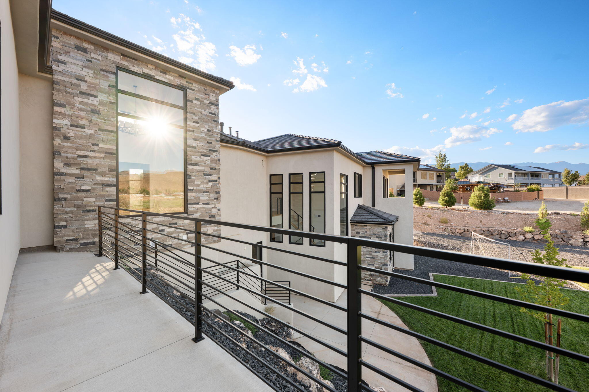 ALMOND HEIGHTS PARK - Residential