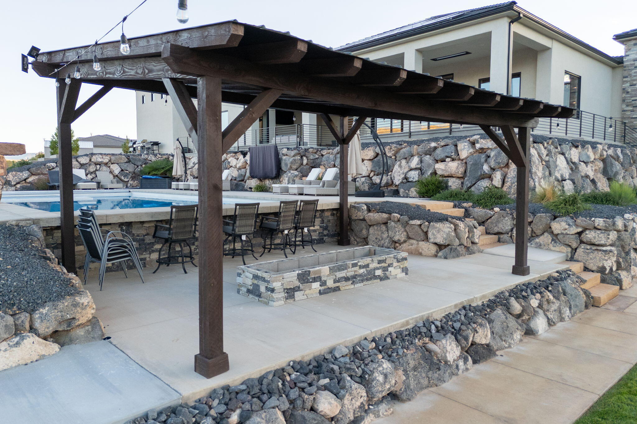 ALMOND HEIGHTS PARK - Residential