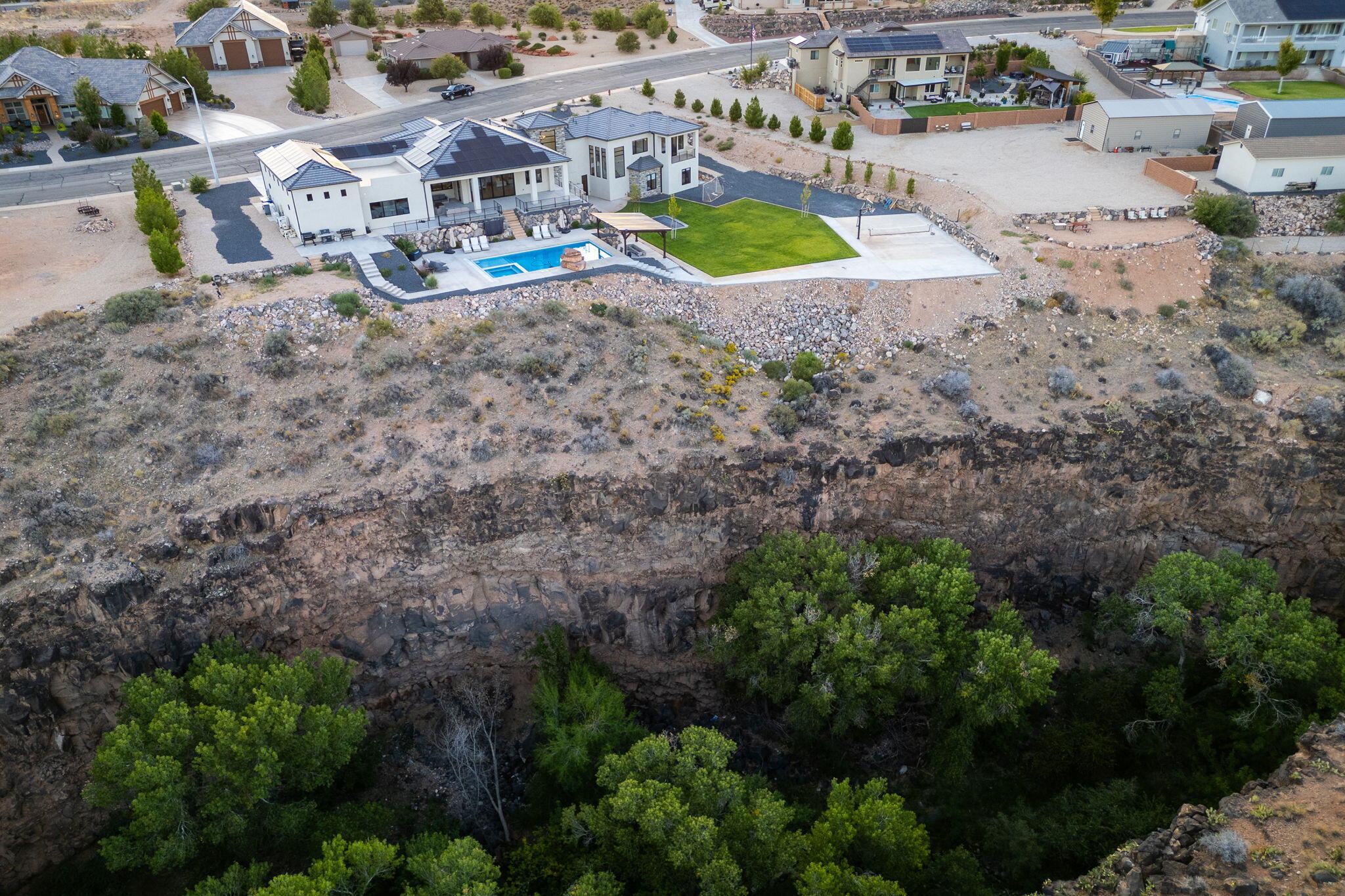 ALMOND HEIGHTS PARK - Residential