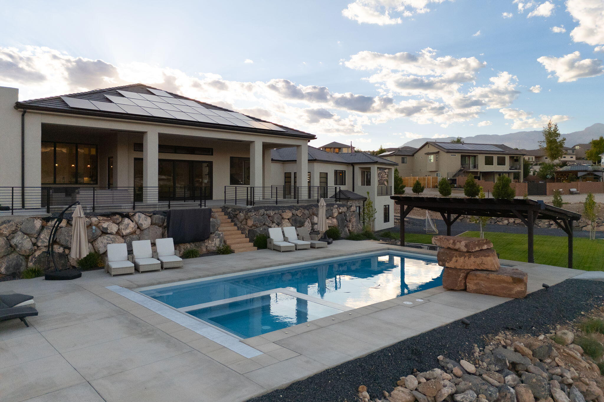 ALMOND HEIGHTS PARK - Residential