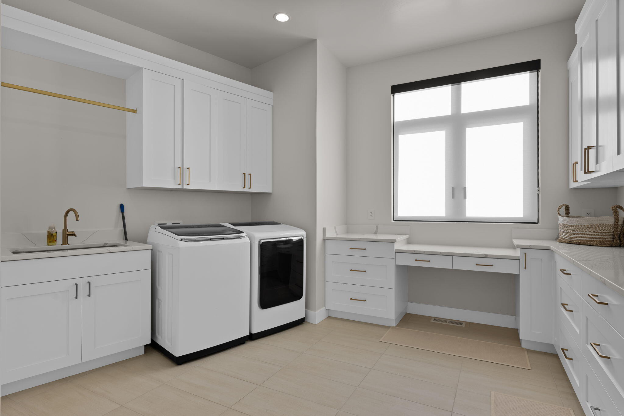 ALMOND HEIGHTS PARK - Residential