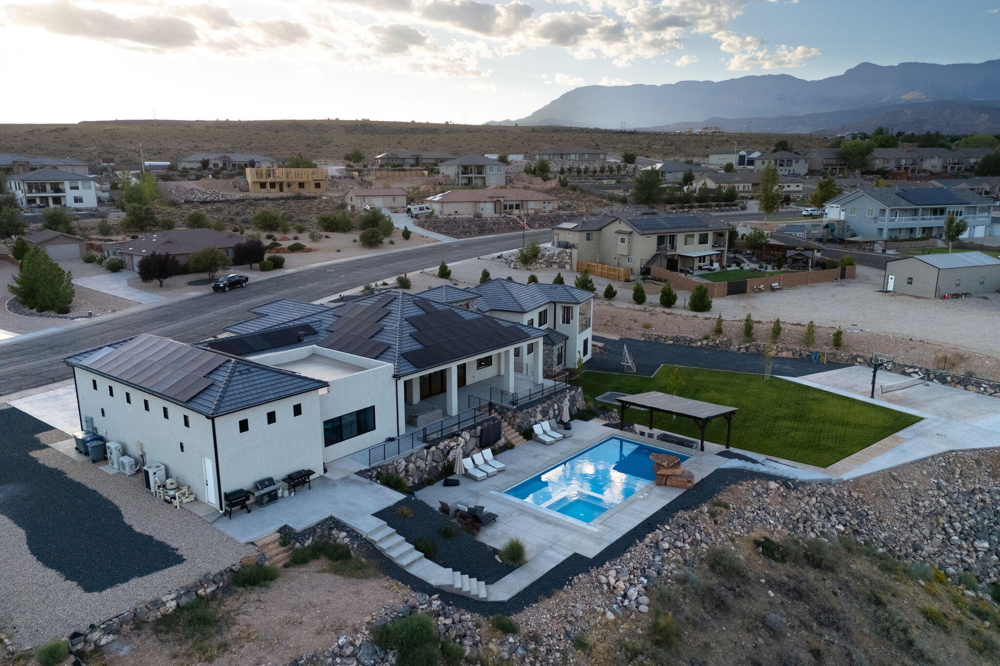 ALMOND HEIGHTS PARK - Residential