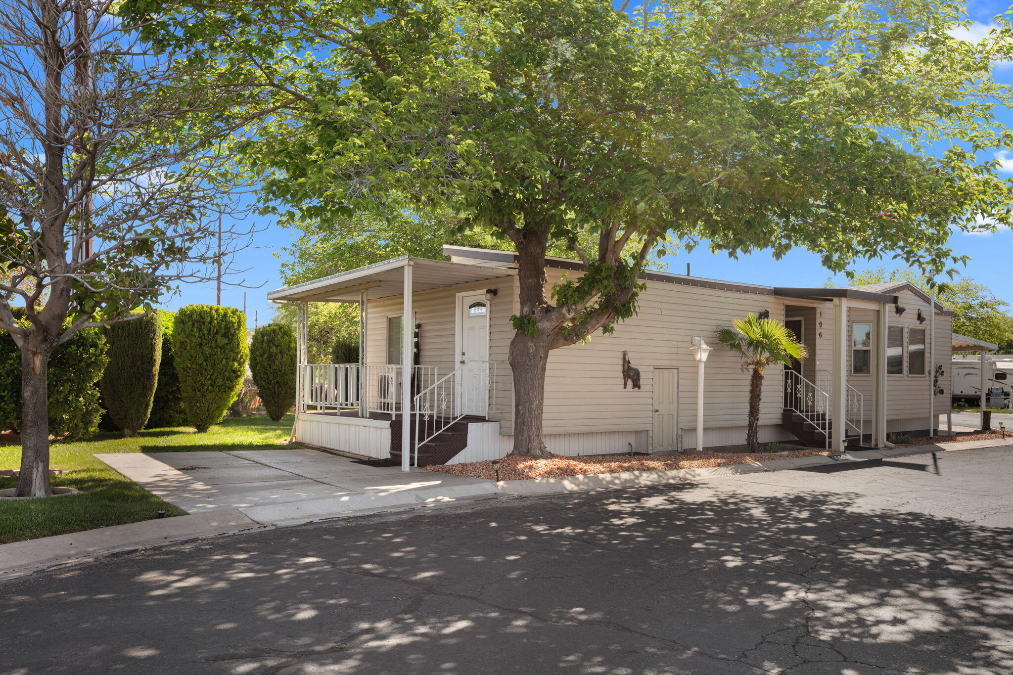 PALMS OF ST GEORGE - Residential