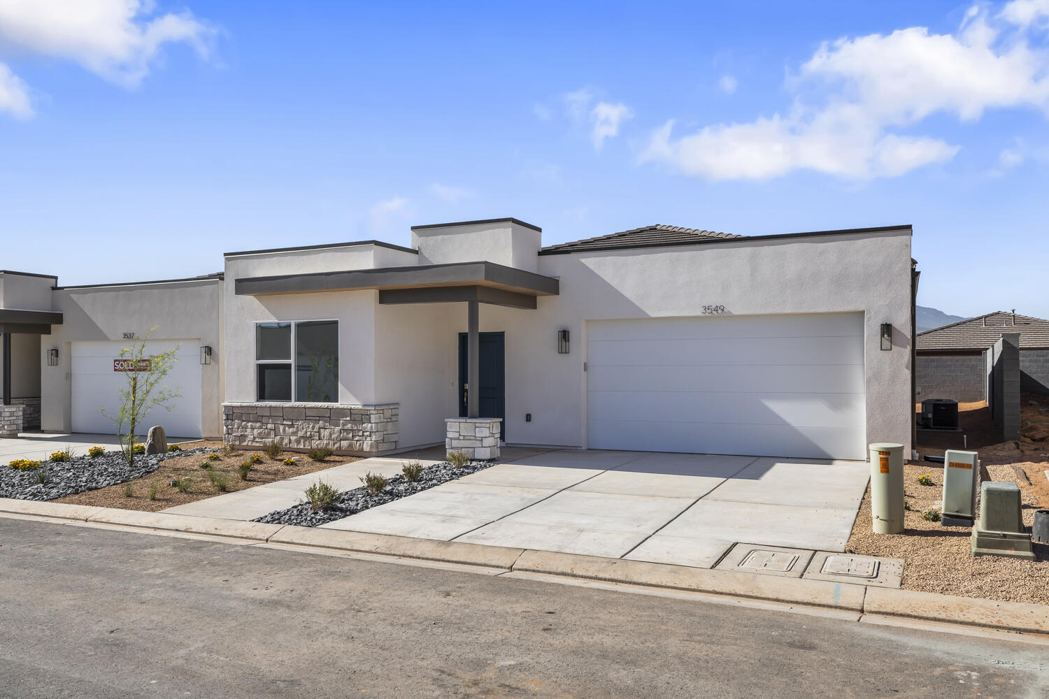 STANDING ROCK EAST AT LONG VALLEY - Residential