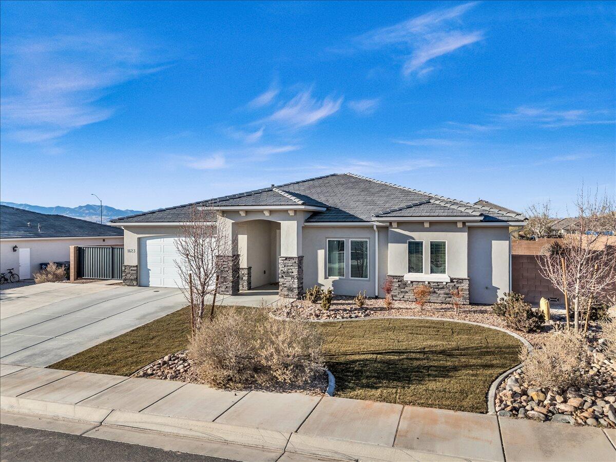 SAGE CANYON - Residential