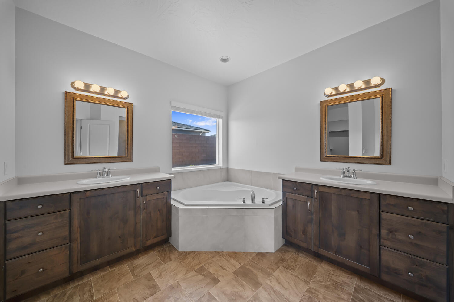 SAGE CANYON - Residential