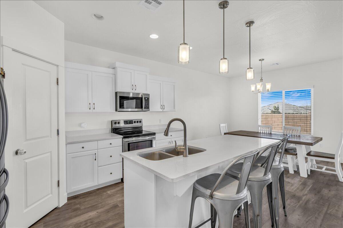 SAGE CANYON - Residential