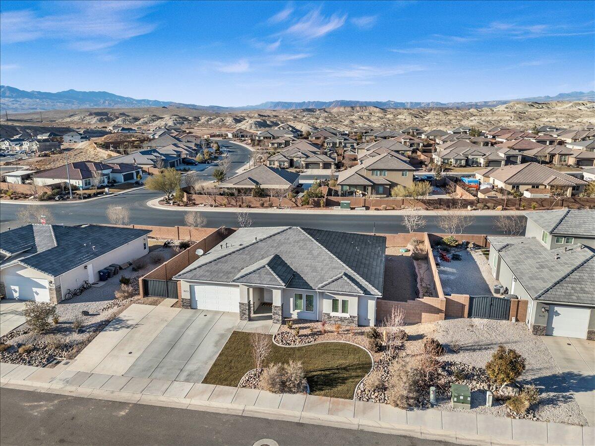 SAGE CANYON - Residential