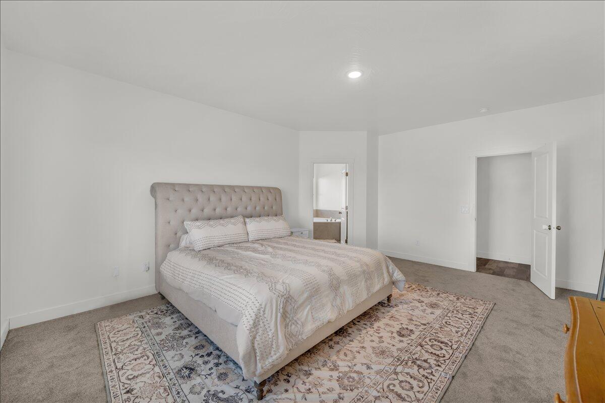 SAGE CANYON - Residential