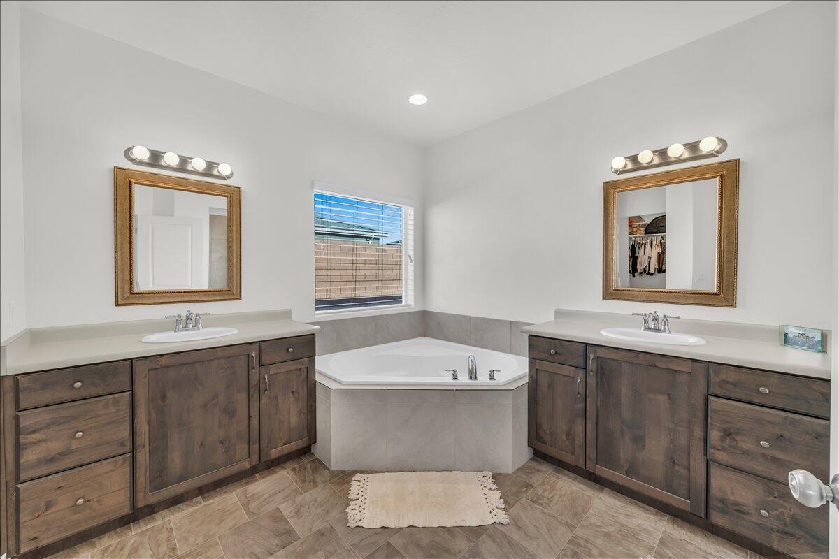 SAGE CANYON - Residential