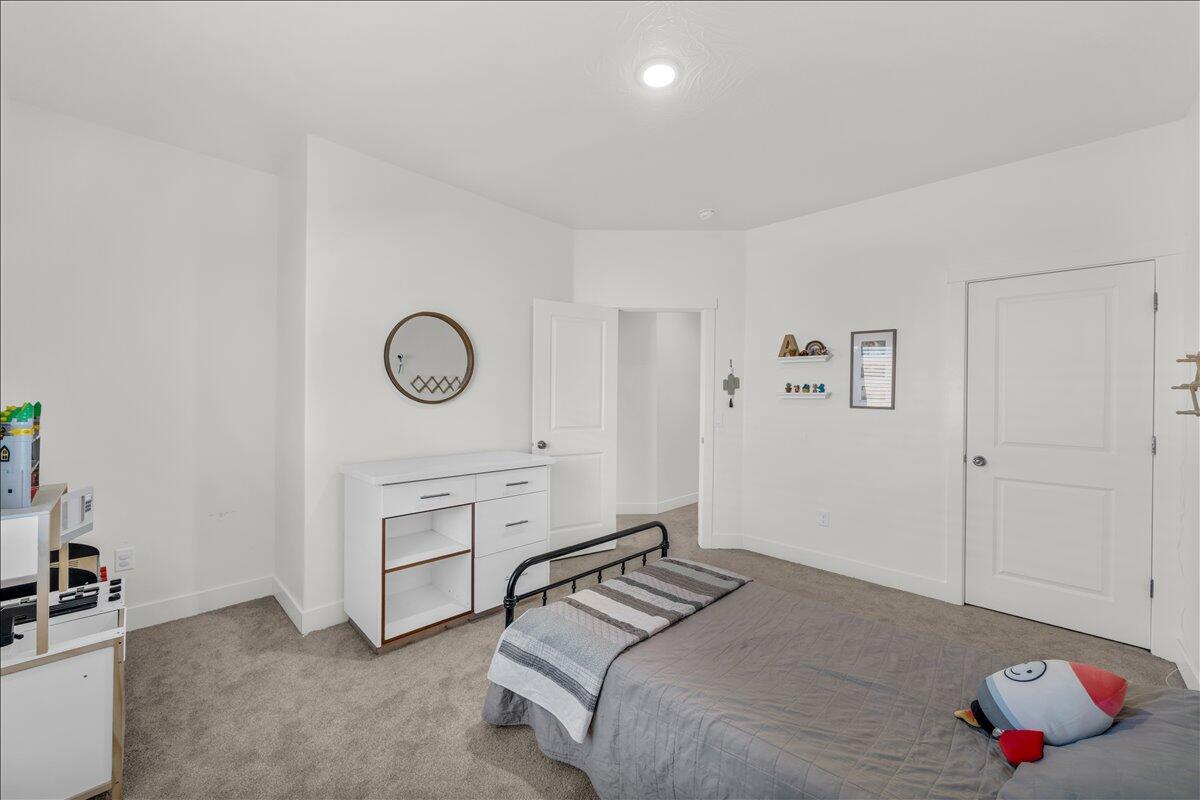 SAGE CANYON - Residential