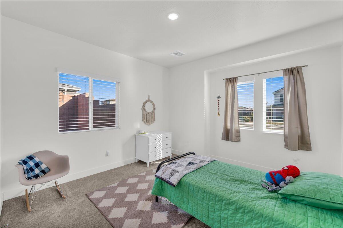 SAGE CANYON - Residential