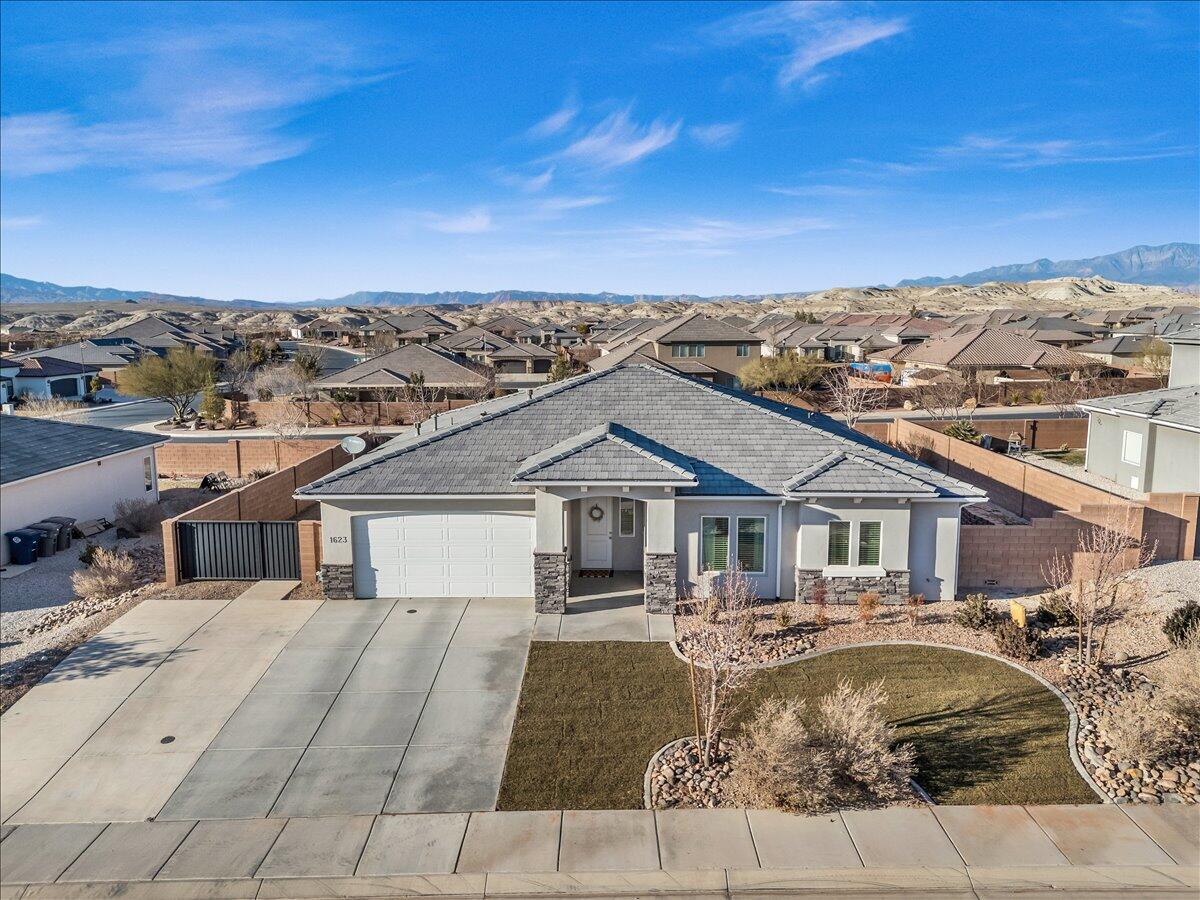 SAGE CANYON - Residential