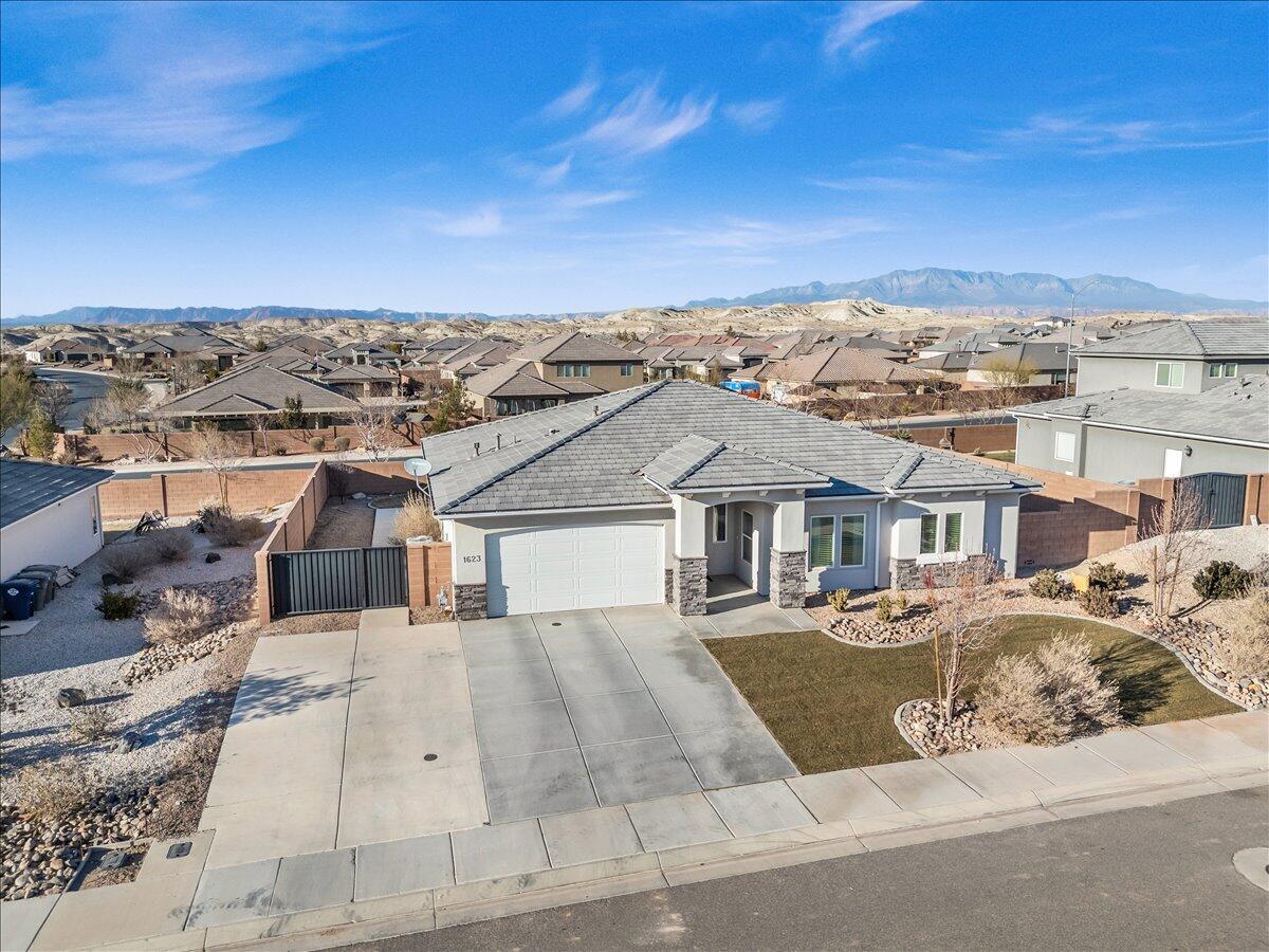 SAGE CANYON - Residential