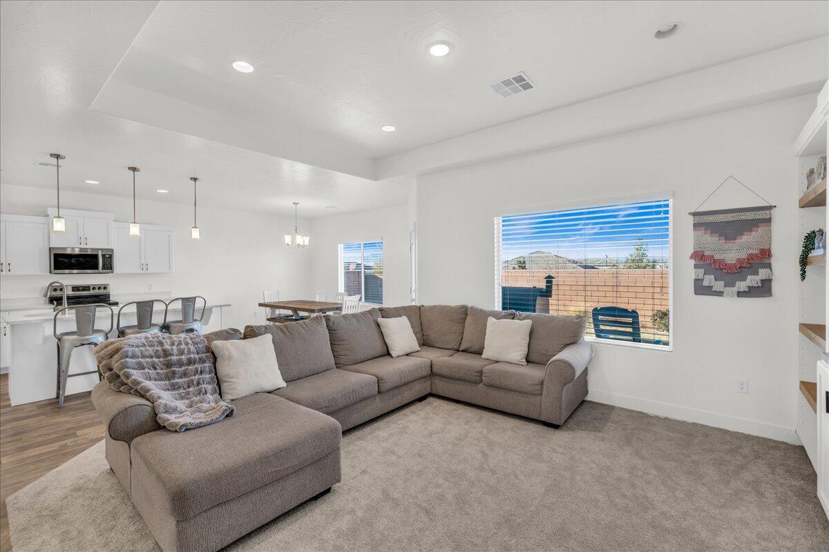 SAGE CANYON - Residential