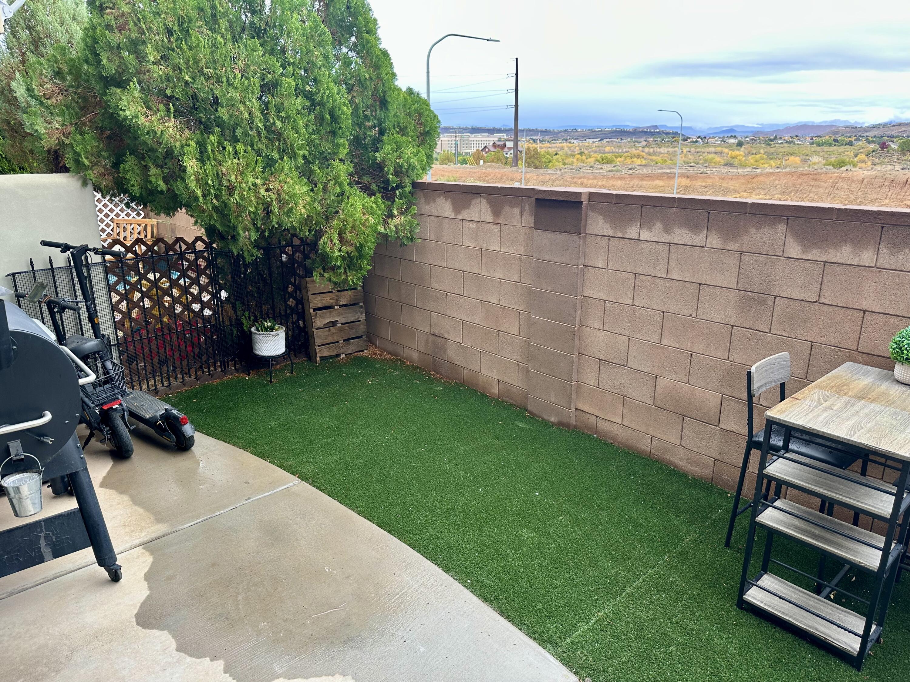 SOUTHGATE TOWNHOMES - Residential