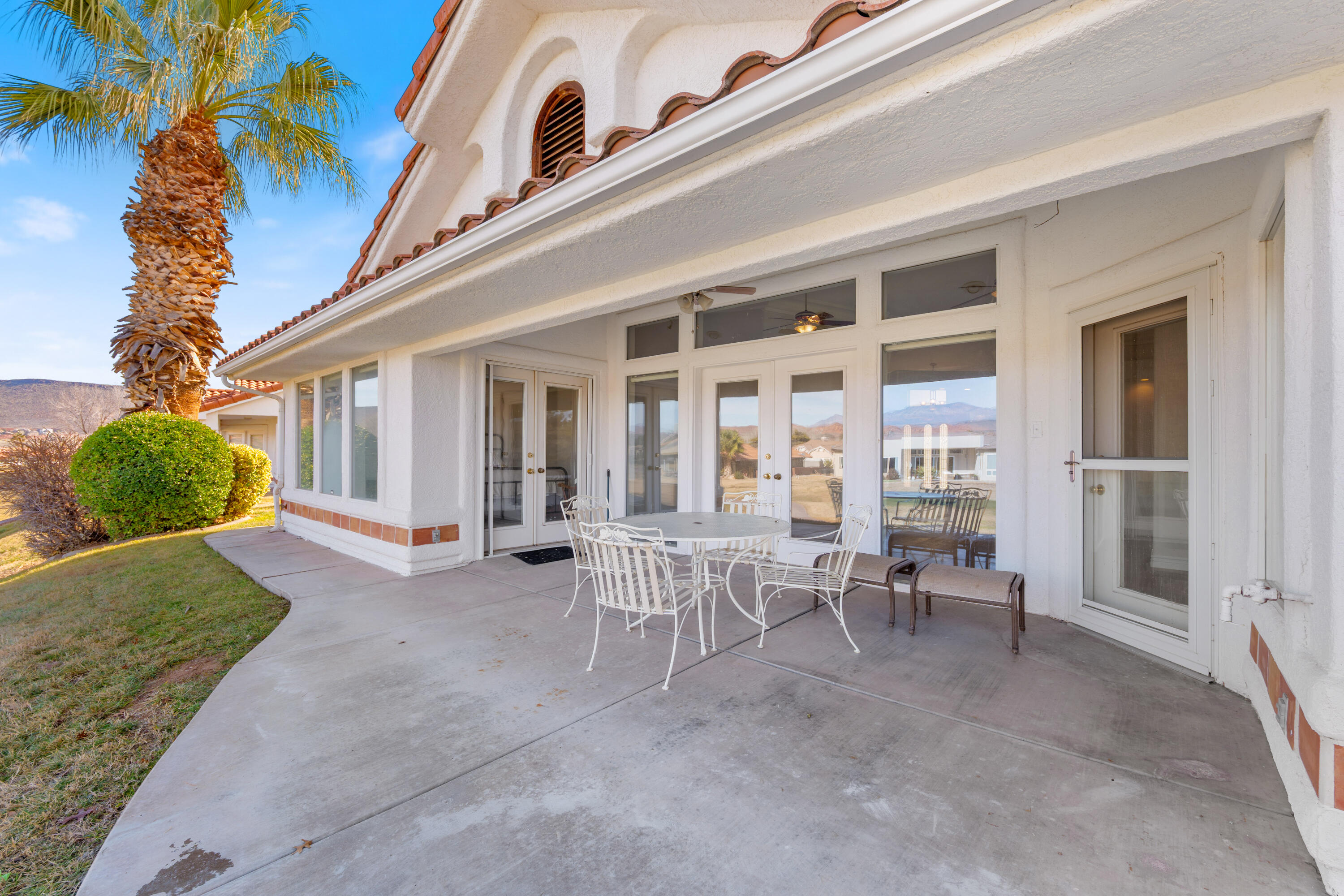 CRYSTAL LAKES TOWNHOMES - Residential