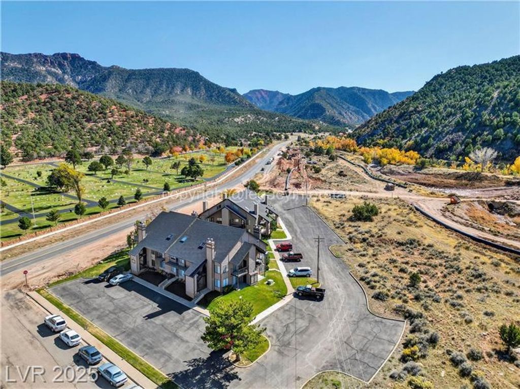Photo of 390 E 300 S #3A, Parowan, UT 84761 (MLS # 25-266248)