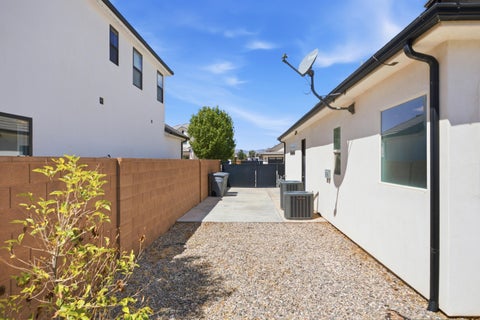 Tiny photo for 4079 S 435 E, Washington, UT 84780 (MLS # 26-274936)