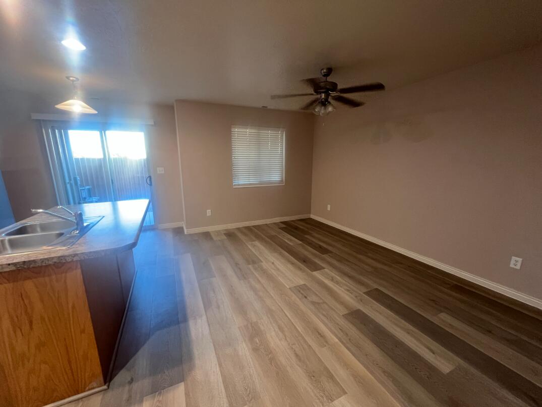 HIDDEN VALLEY TOWN HOMES - Residential