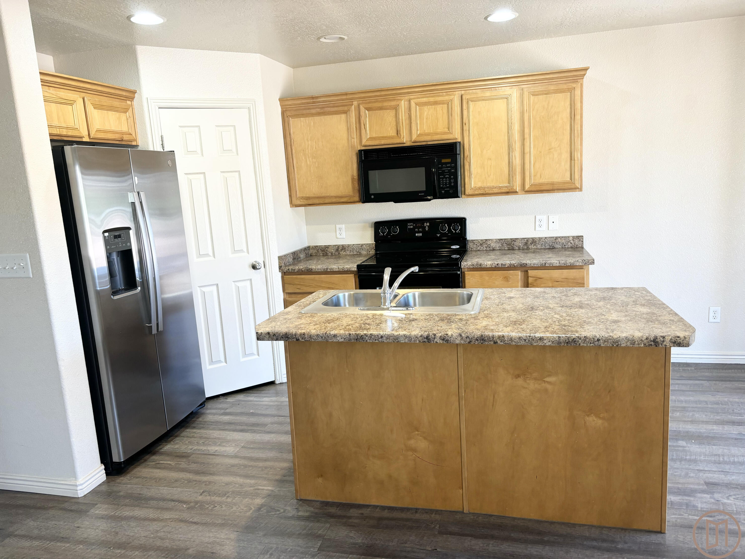 HIDDEN VALLEY TOWN HOMES - Residential