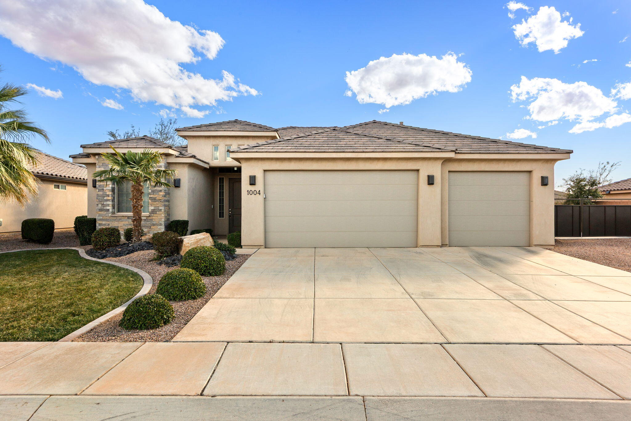 SUGAR PLUM IN THE FIELDS - Residential